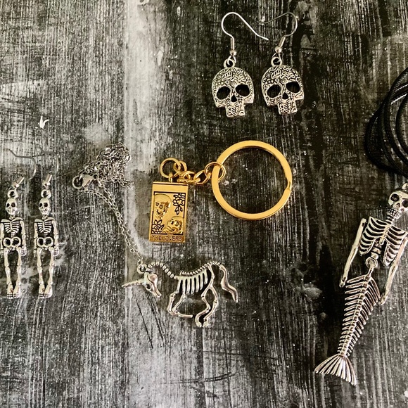 Skeleton Jewelry Bundle - Picture 1 of 4